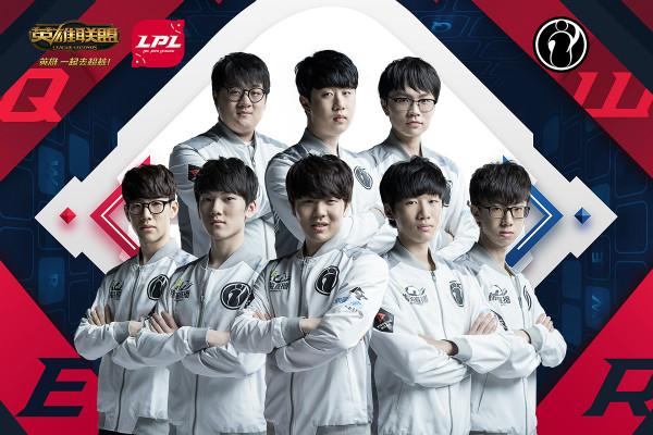 早报：初来乍到，比肩偶像.