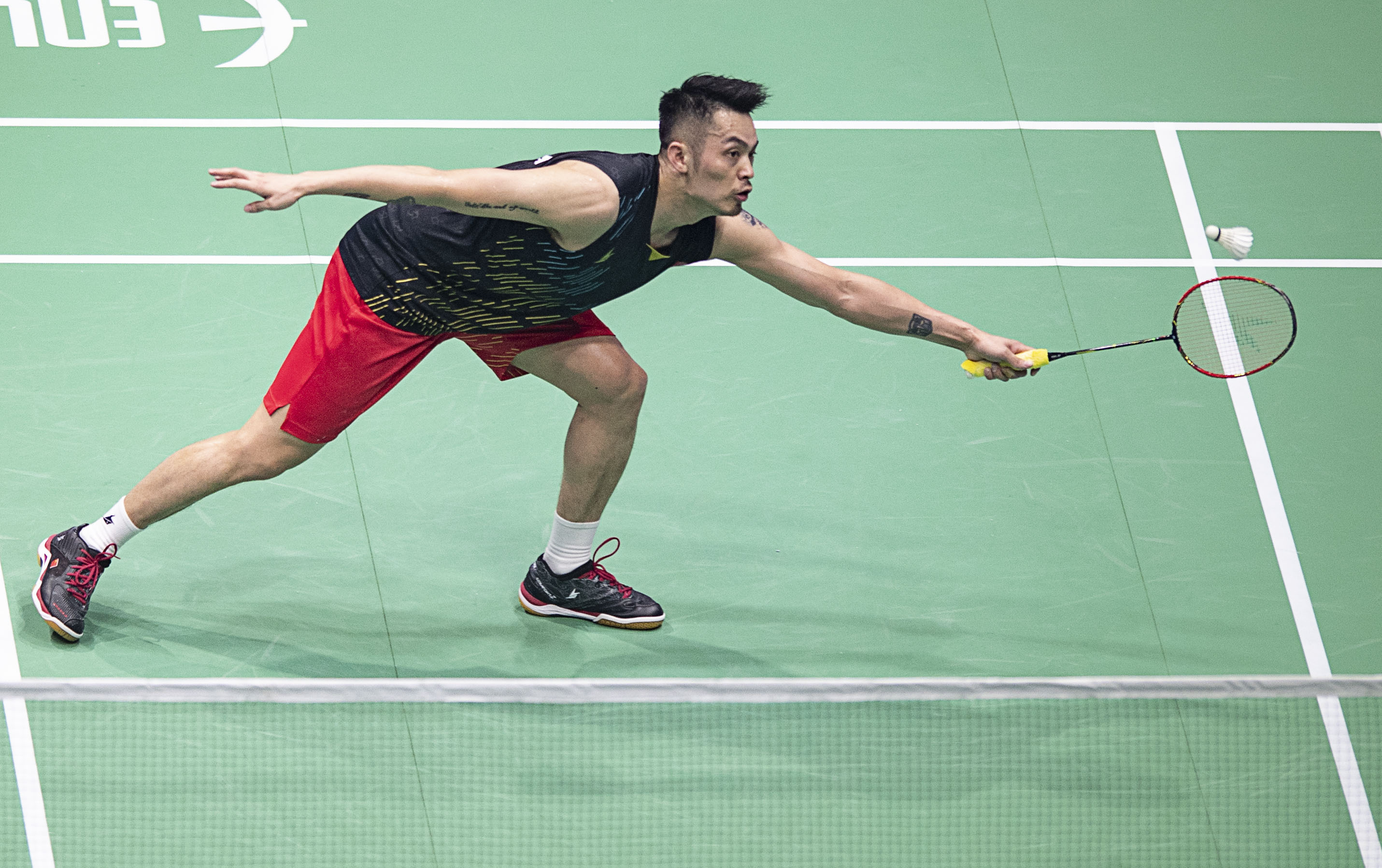 决战时刻！国内球迷：拿下沙特全取3分！国外媒体：沙特主场没输过中国！.